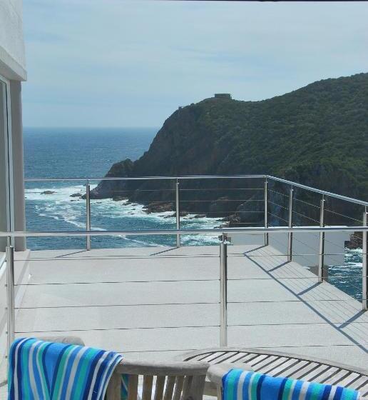 スタンダードルーム, Head Over Hills