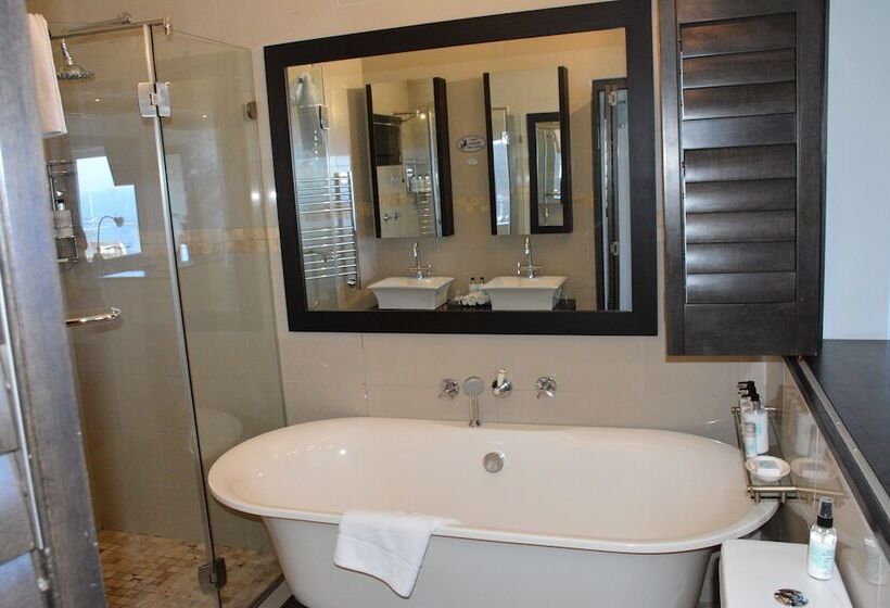 スタンダードルーム, Head Over Hills