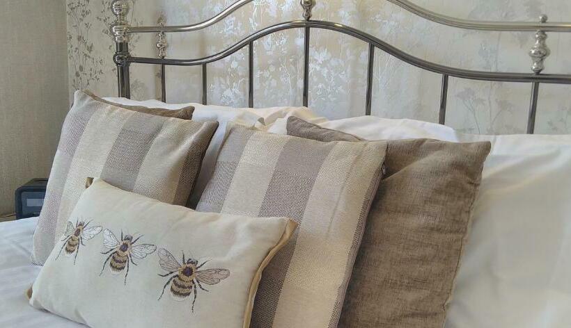 스탠다드 룸 킹사이즈 침대, Link House