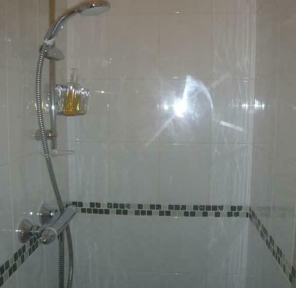 스탠다드 룸 킹사이즈 침대, Link House