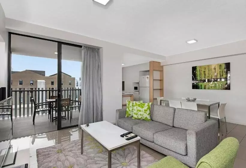 ２ベッドルームデラックスアパートメント, Atrio Apartments