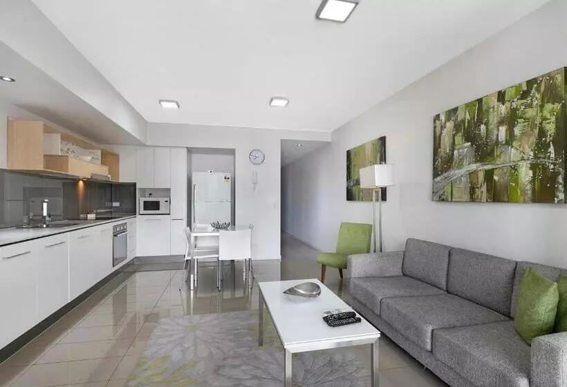 ２ベッドルームデラックスアパートメント, Atrio Apartments