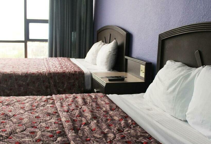 חדר סטנדרט, Corona Plaza