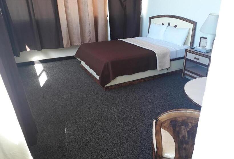 חדר סטנדרט יחיד, Corona Plaza