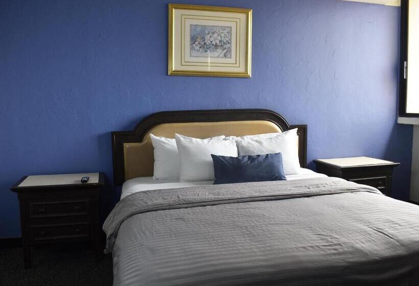 סוויטת ג'וניור נוף לעיר, Corona Plaza