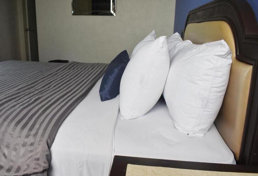 סוויטת ג'וניור נוף לעיר, Corona Plaza