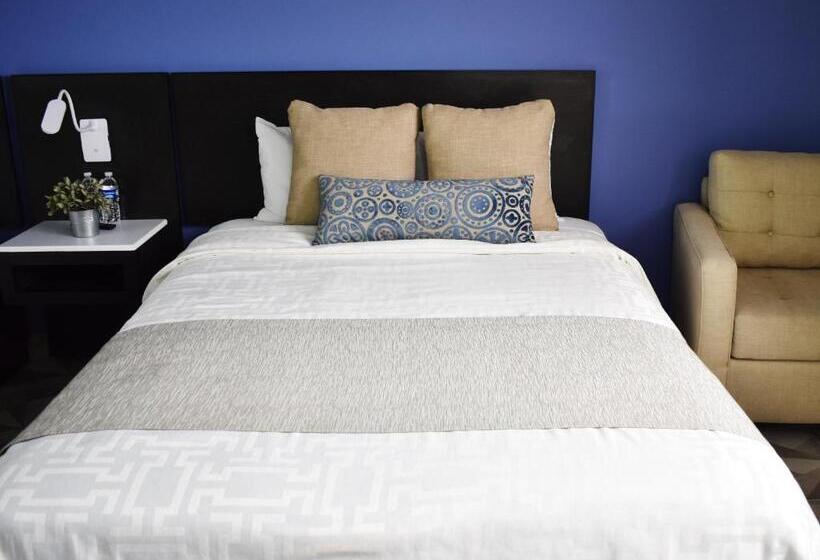 חדר סופריור, Corona Plaza