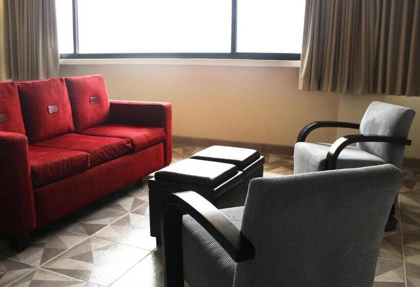 סוויטת דלוקס נוף לים, Corona Plaza