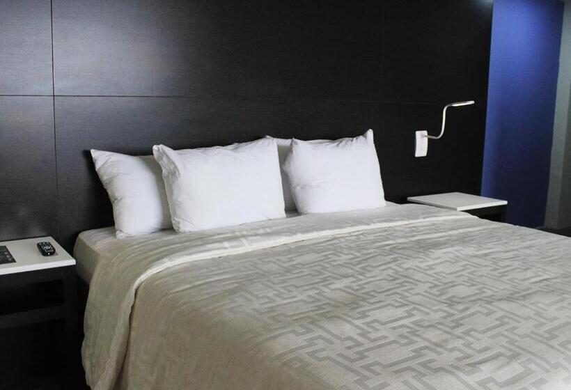 סוויטת דלוקס נוף לים, Corona Plaza