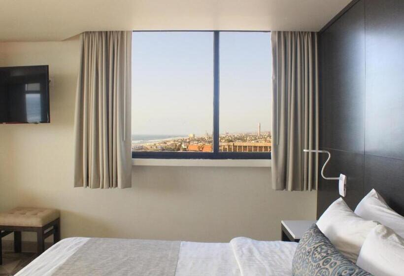 סוויטת דלוקס נוף לים, Corona Plaza