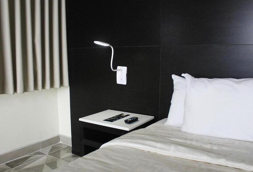 סוויטת דלוקס נוף לים, Corona Plaza