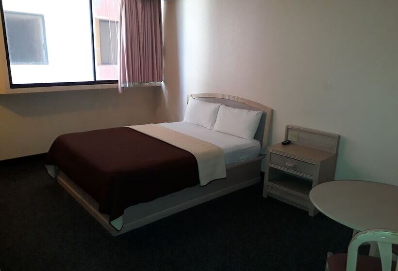 חדר סטנדרט, Corona Plaza