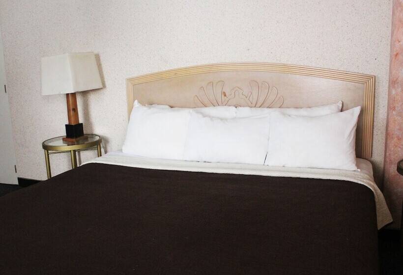 סוויטה נוף לים, Corona Plaza