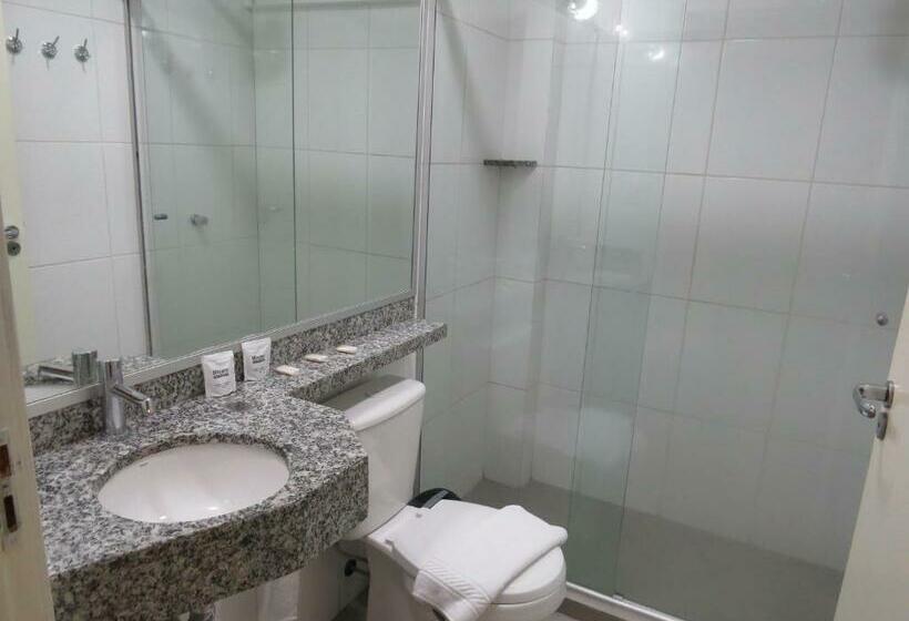 חדר דלוקס לשלושה, Minuano Hotel Express Próx Orla Lago Guaíba, Mercado Público, 300 M Rodoviária