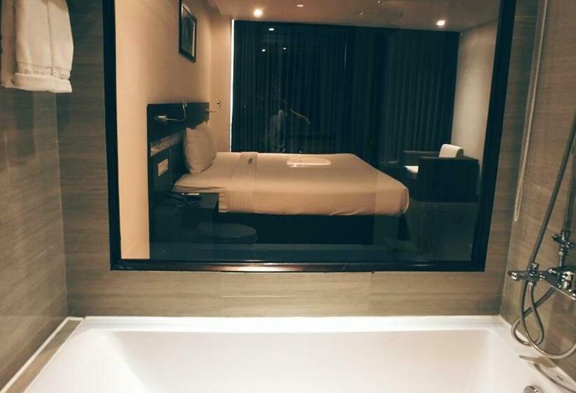 اتاق لوکس با بالکن, Sea Garden