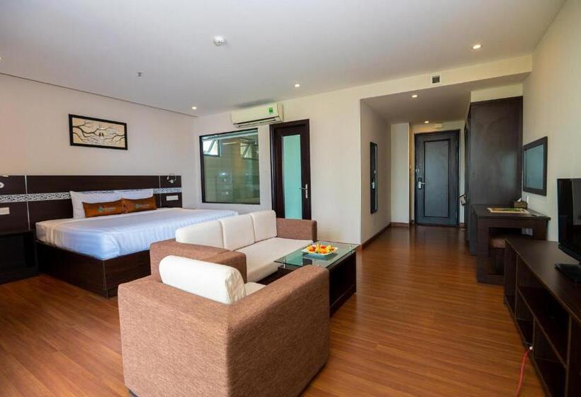 سوئیت با بالکن, Sea Garden