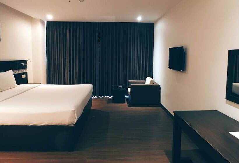 اتاق لوکس با بالکن, Sea Garden