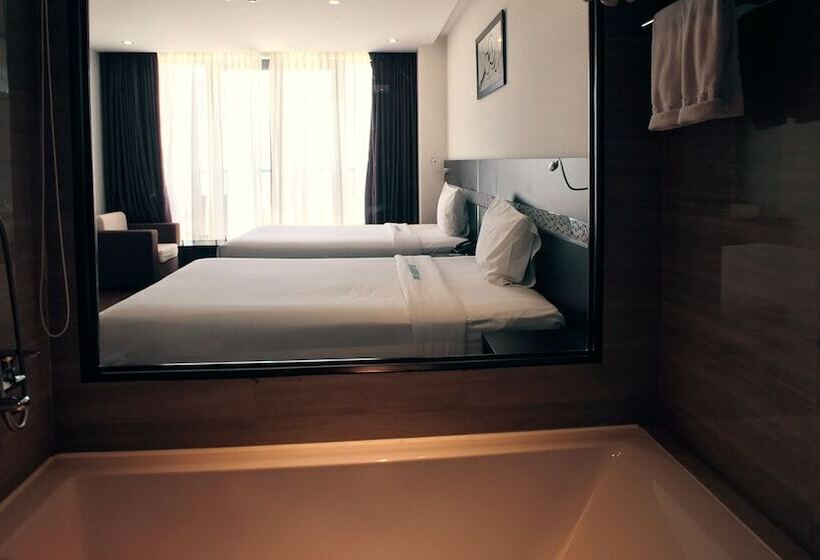 اتاق لوکس با بالکن, Sea Garden