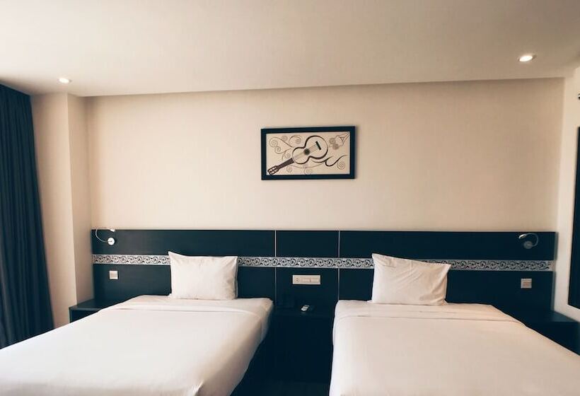 اتاق لوکس با بالکن, Sea Garden