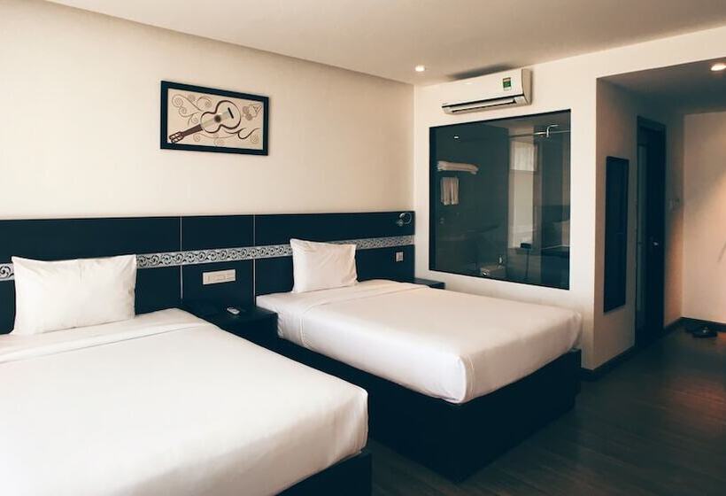 اتاق لوکس با بالکن, Sea Garden