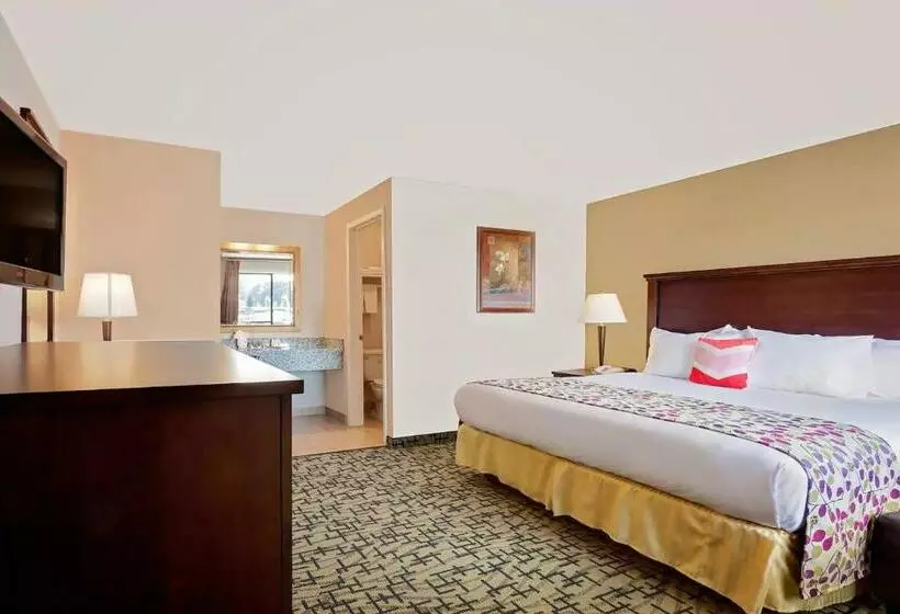 キングサイズベッドのスタンダードルーム, Days Inn By Wyndham Lakewood South Tacoma