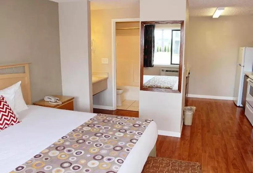 キングサイドベッドのスタンダードワンルーム, Days Inn By Wyndham Lakewood South Tacoma