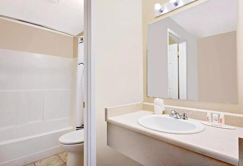 إستوديو قياسى سرير كينج, Days Inn By Wyndham Lakewood South Tacoma