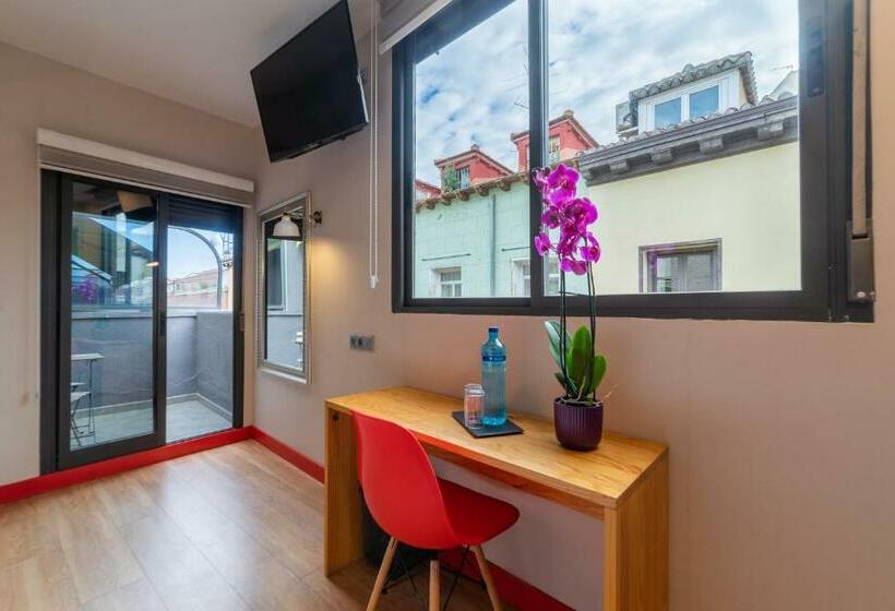 اتاق لوکس, Ok Hostel Madrid