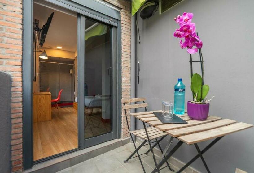 اتاق لوکس, Ok Hostel Madrid