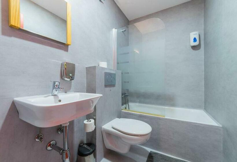اتاق استاندارد, Ok Hostel Madrid