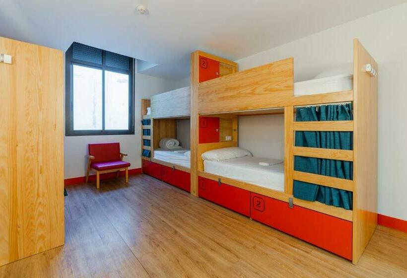 اتاق کلاسیک چهارنفره, Ok Hostel Madrid