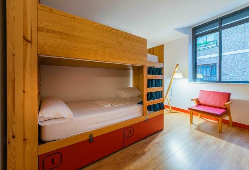 اتاق کلاسیک چهارنفره, Ok Hostel Madrid