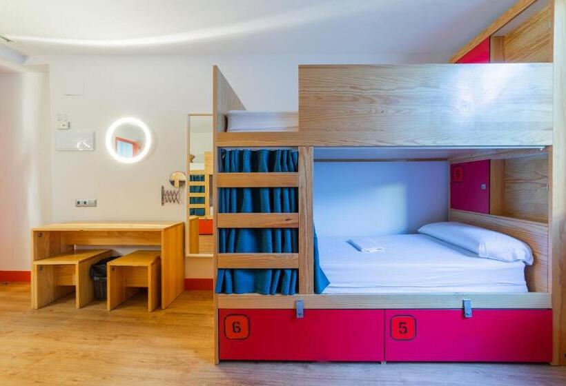 اتاق خانوادگی, Ok Hostel Madrid