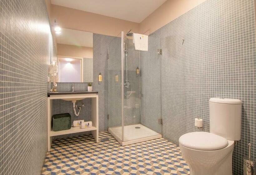 Balkonlu 4 kişilik Standart Oda, Alibi By Yoursporto