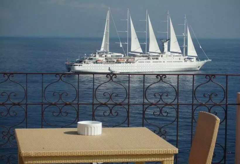 Standard-huone Merinäkymä, Capri Inn