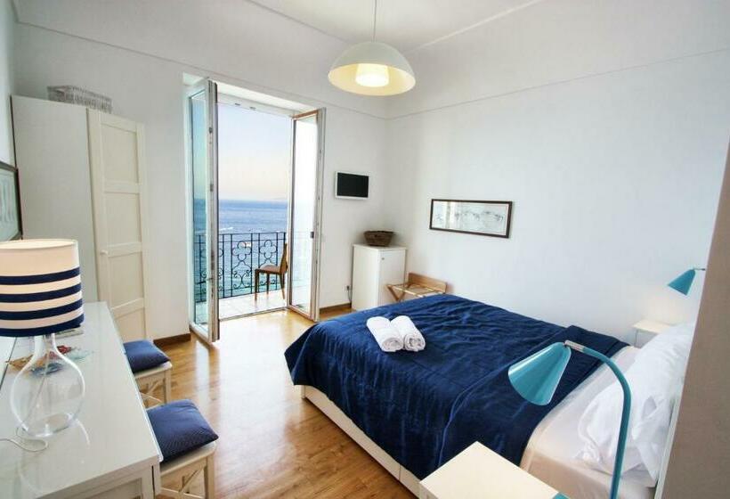 オーシャンビュースタンダードルーム, Capri Inn