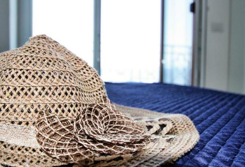 オーシャンビュースタンダードルーム, Capri Inn