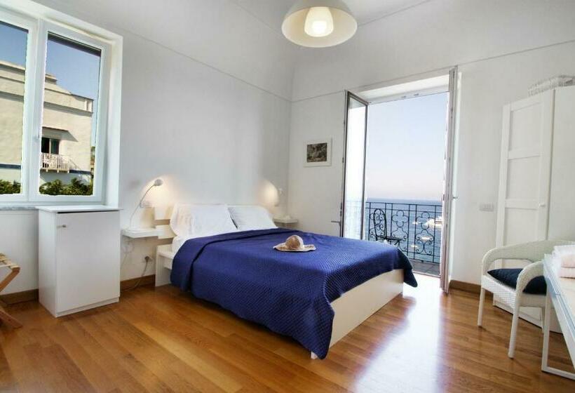 Номер Стандарт Вид на Море, Capri Inn