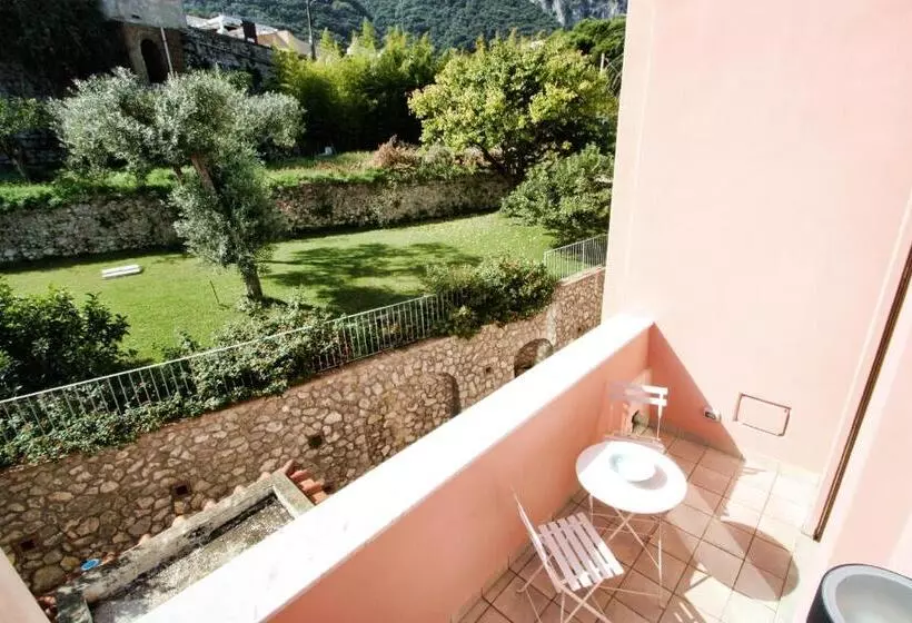 Standard-huone Kaupunkinäkymä, Capri Inn
