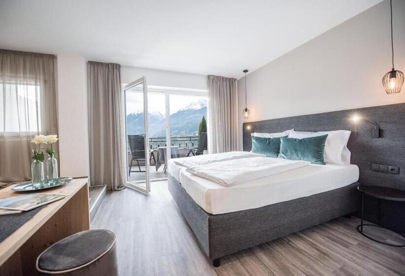 デラックスルーム, Walter