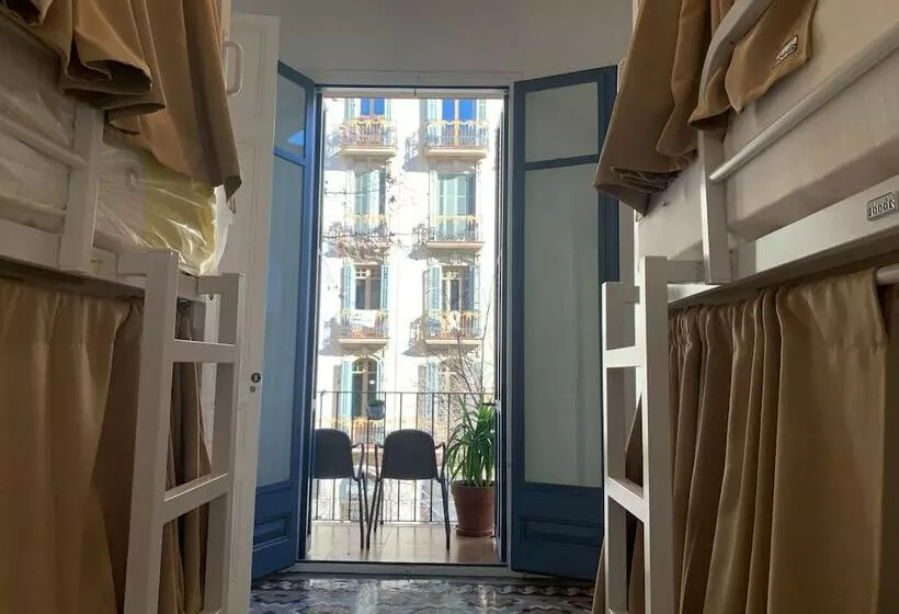 تختخواب در اتاق مشترک, Coimpact Coliving   Hostel