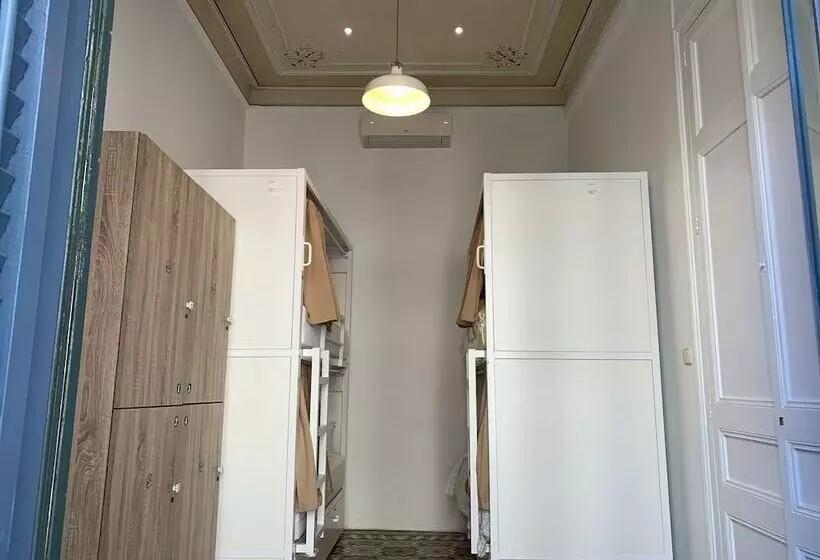 تختخواب در اتاق مشترک, Coimpact Coliving   Hostel