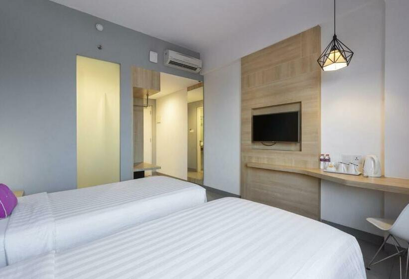 Номер Стандарт Вид на Бассейн, Laska Hotel Subang