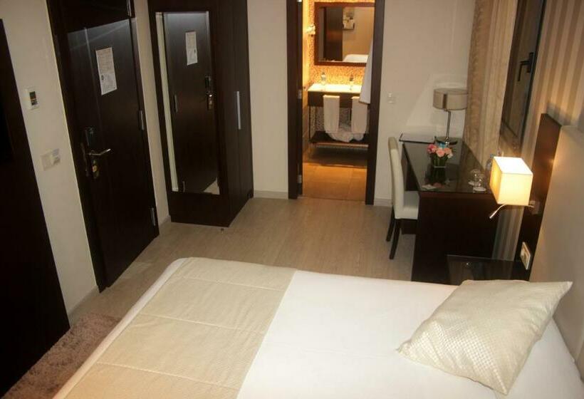 اتاق استاندارد, Az Hôtels Zeralda