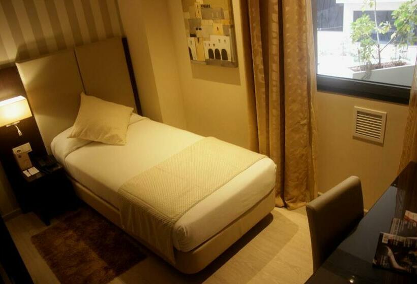 اتاق استاندارد یک نفره, Az Hôtels Zeralda