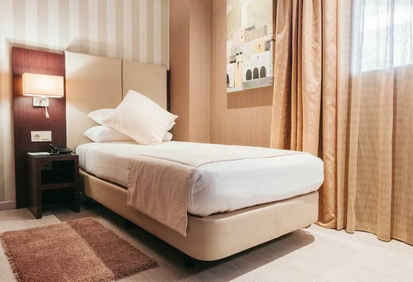 اتاق استاندارد یک نفره, Az Hôtels Zeralda