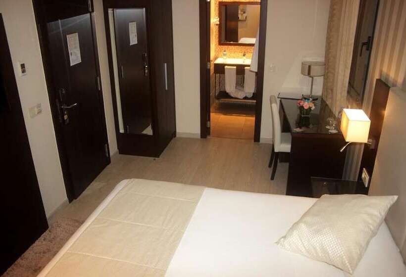 اتاق لوکس, Az Hôtels Zeralda