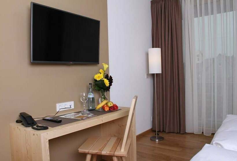 Quarto Standard Individual com Balcão, Beim Rinderwirt