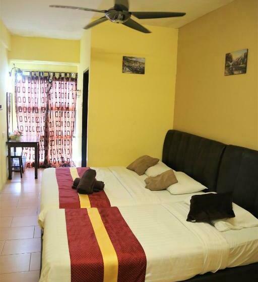 غرفة قياسية ثلاثية, Evonne Budget