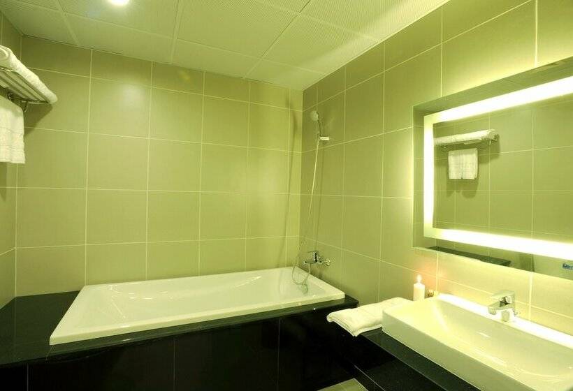 اتاق لوکس, Gallant